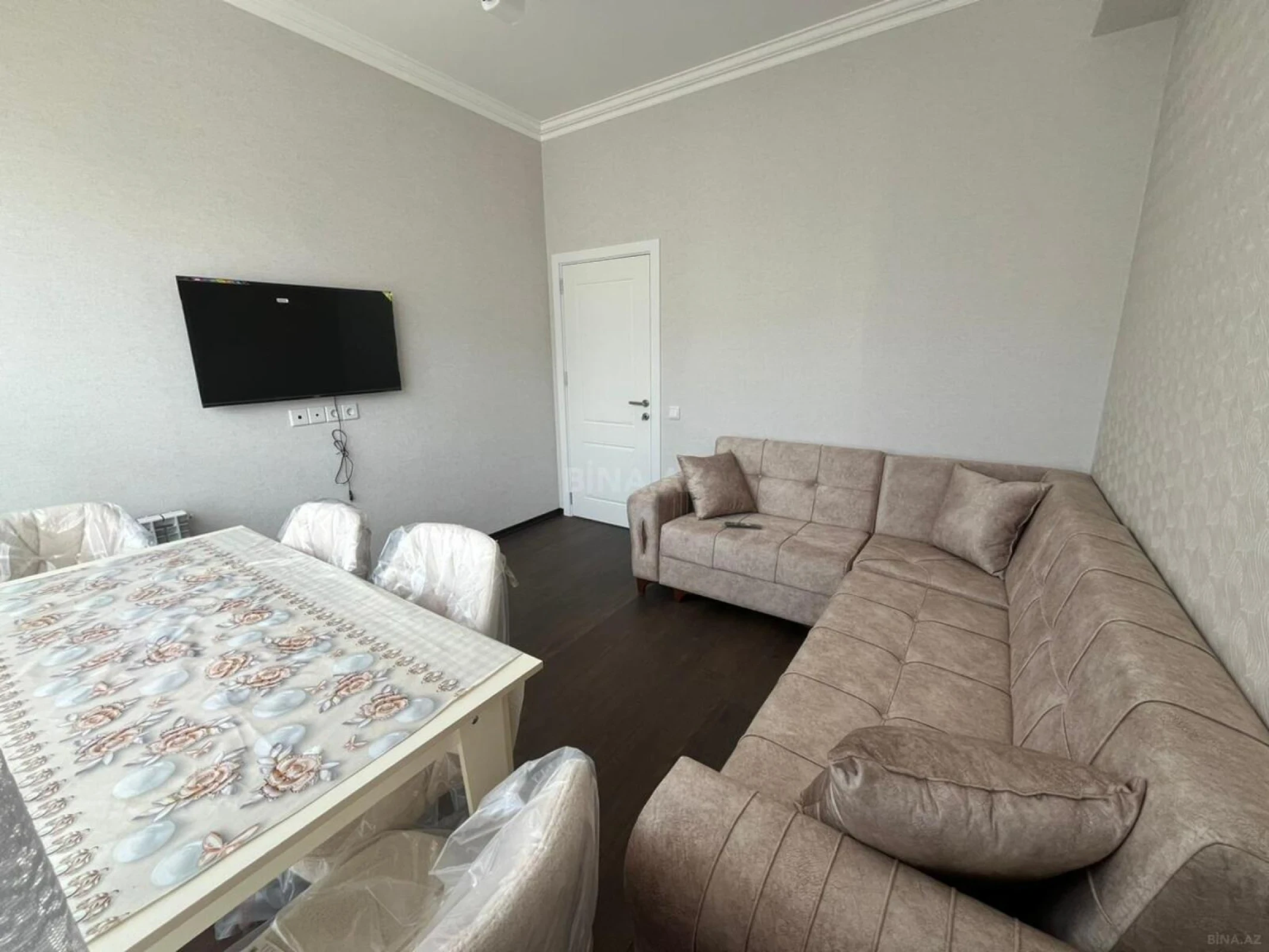 Kirayə verilir 2 otaqlı mənzil 53 m²