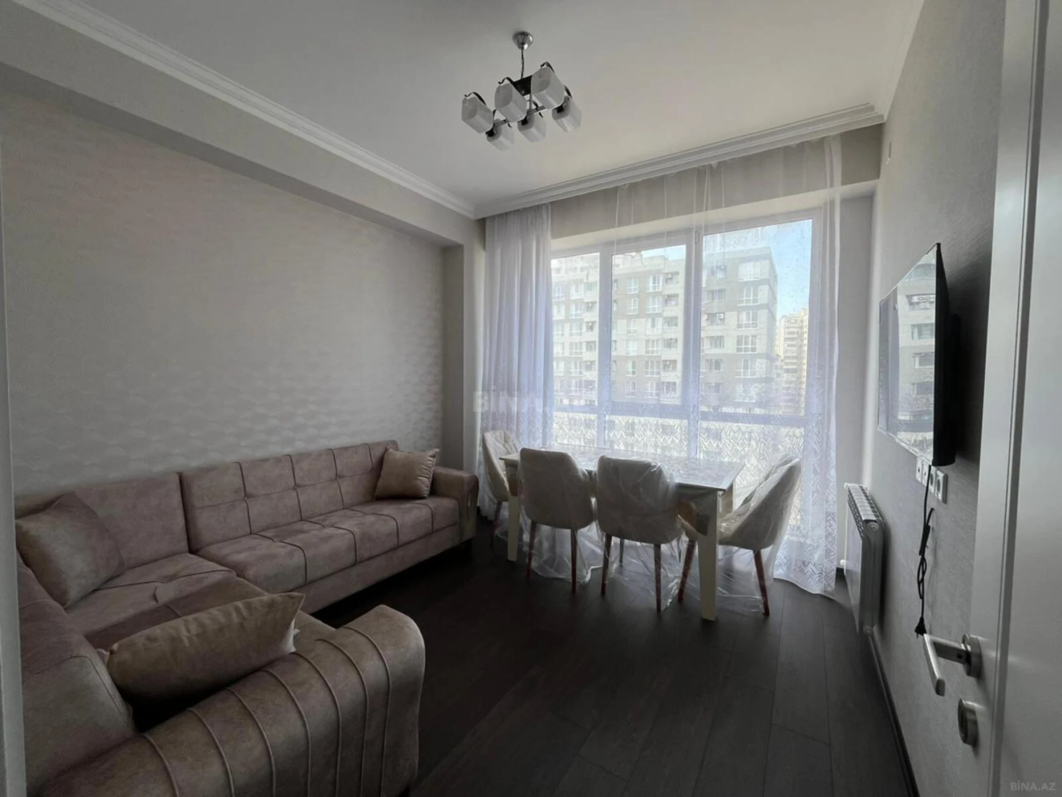 Kirayə verilir 2 otaqlı mənzil 53 m²