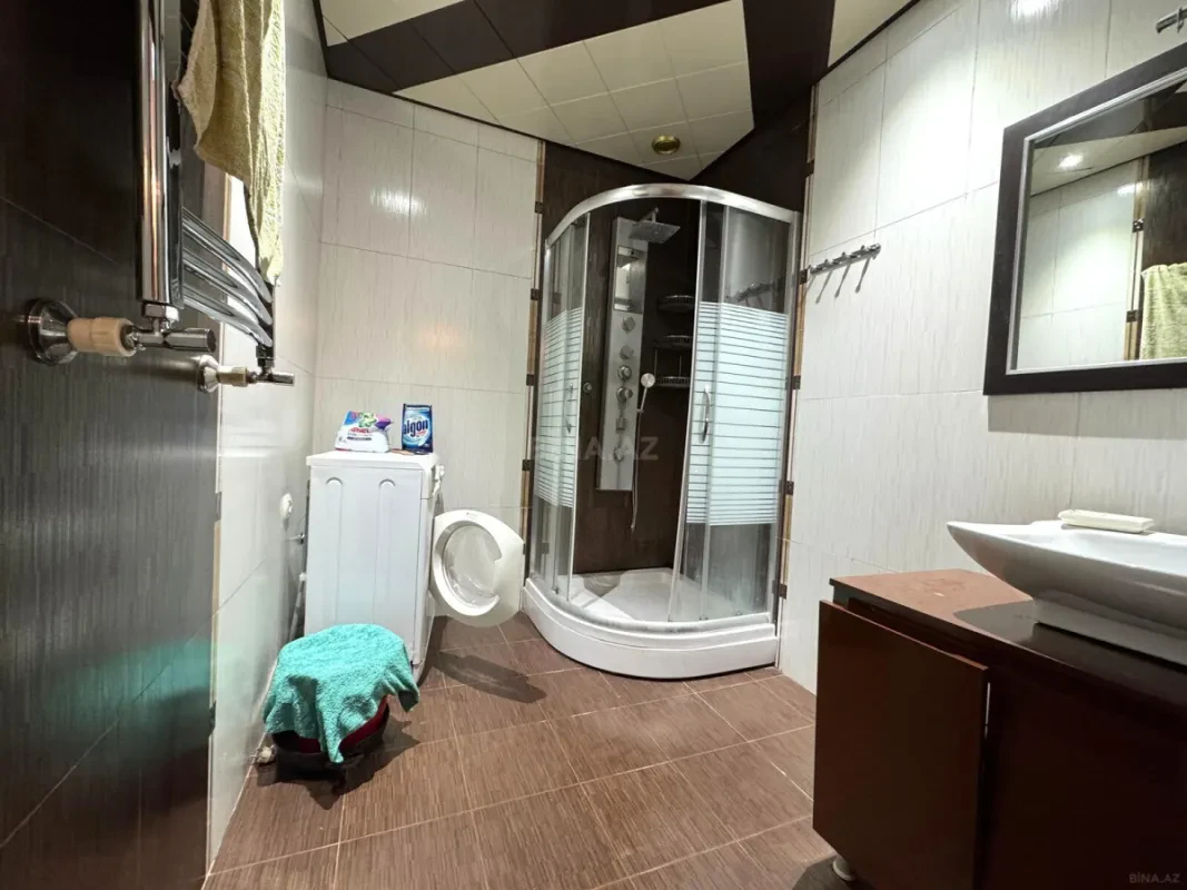 Satılır 4 otaqlı mənzil 130 m²