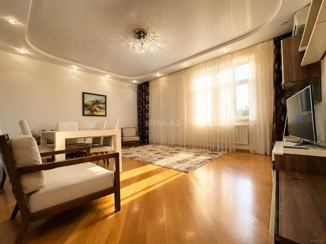 Satılır 4 otaqlı mənzil 130 m²