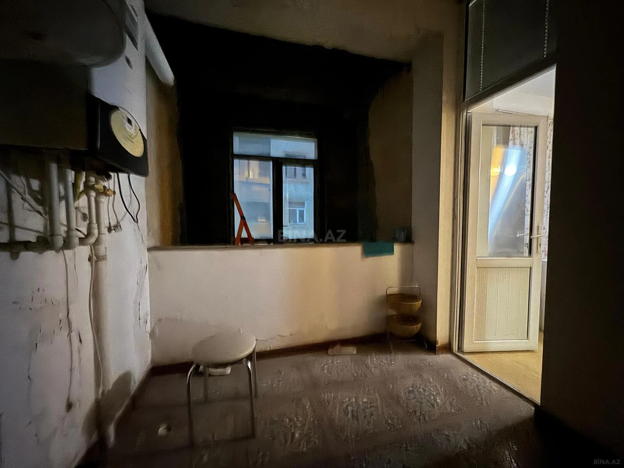 Satılır 4 otaqlı mənzil 130 m²