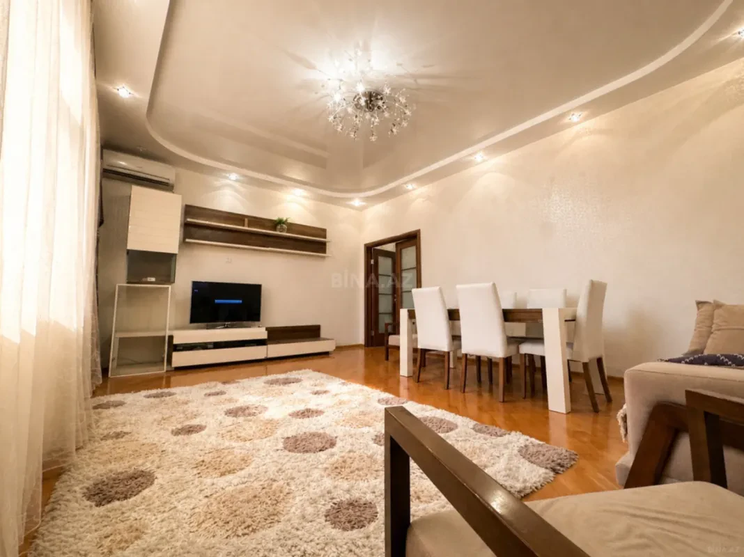 Satılır 4 otaqlı mənzil 130 m²