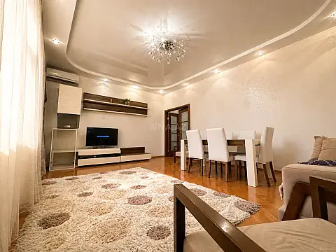 Satılır 4 otaqlı mənzil 130 m²