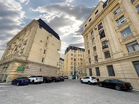 Satılır 4 otaqlı mənzil 130 m² — Bakı, Bayıl 4 otaq 130.00 m²