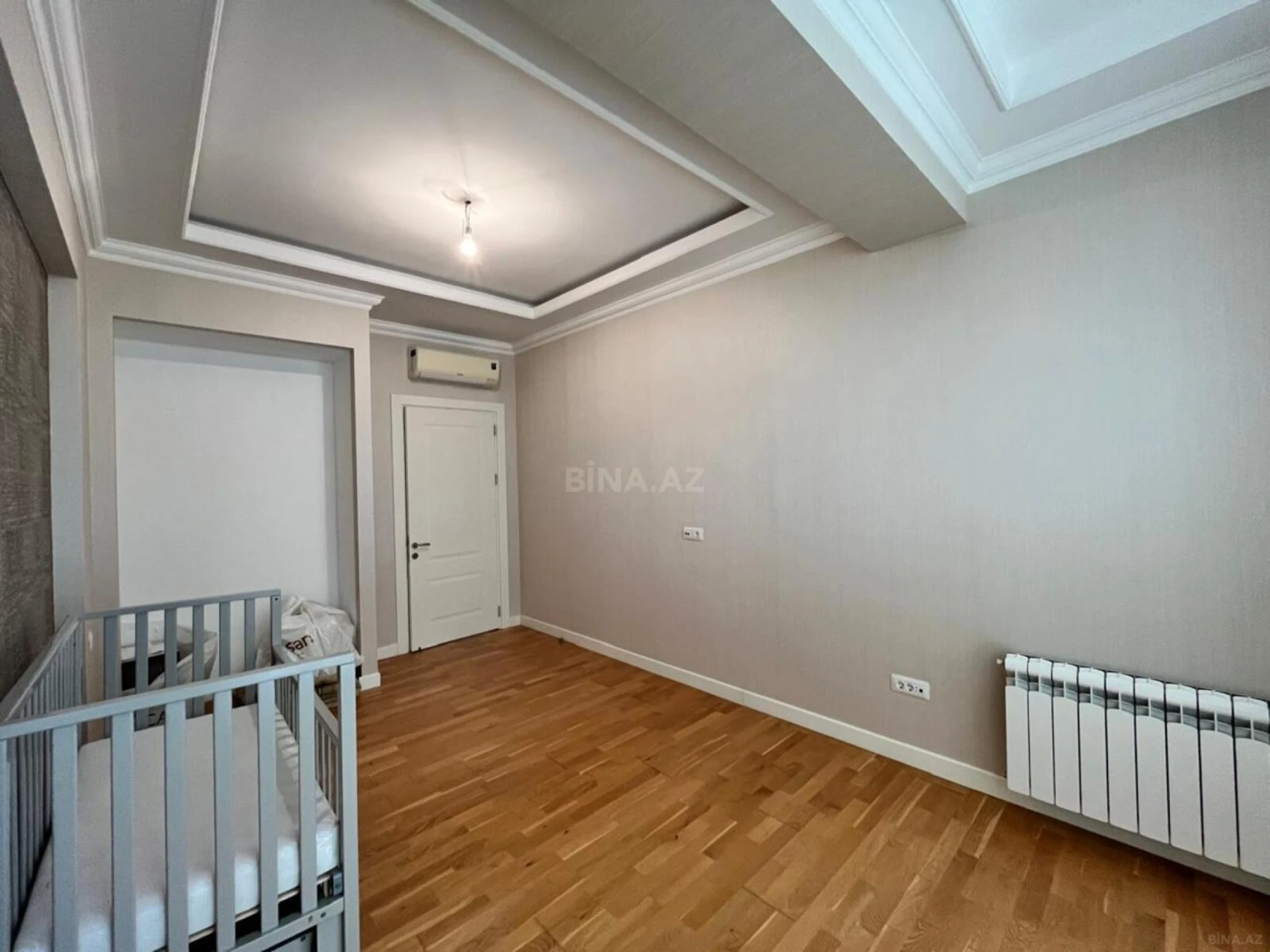 Satılır 3 otaqlı mənzil 170 m²