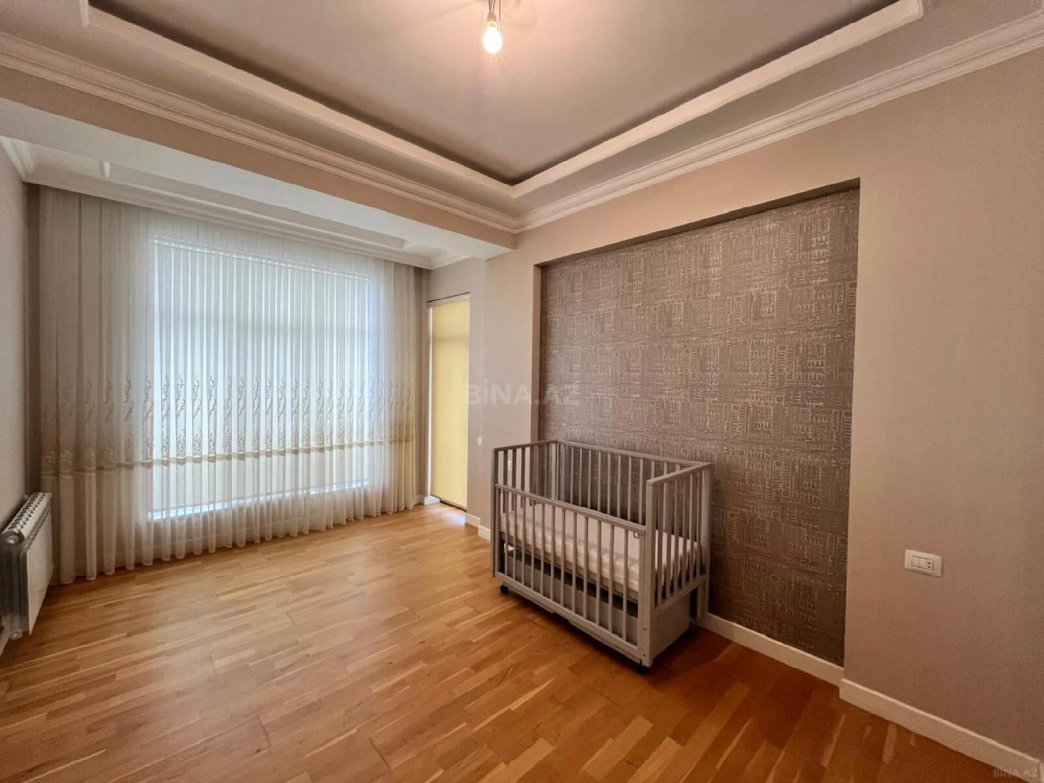 Satılır 3 otaqlı mənzil 170 m²