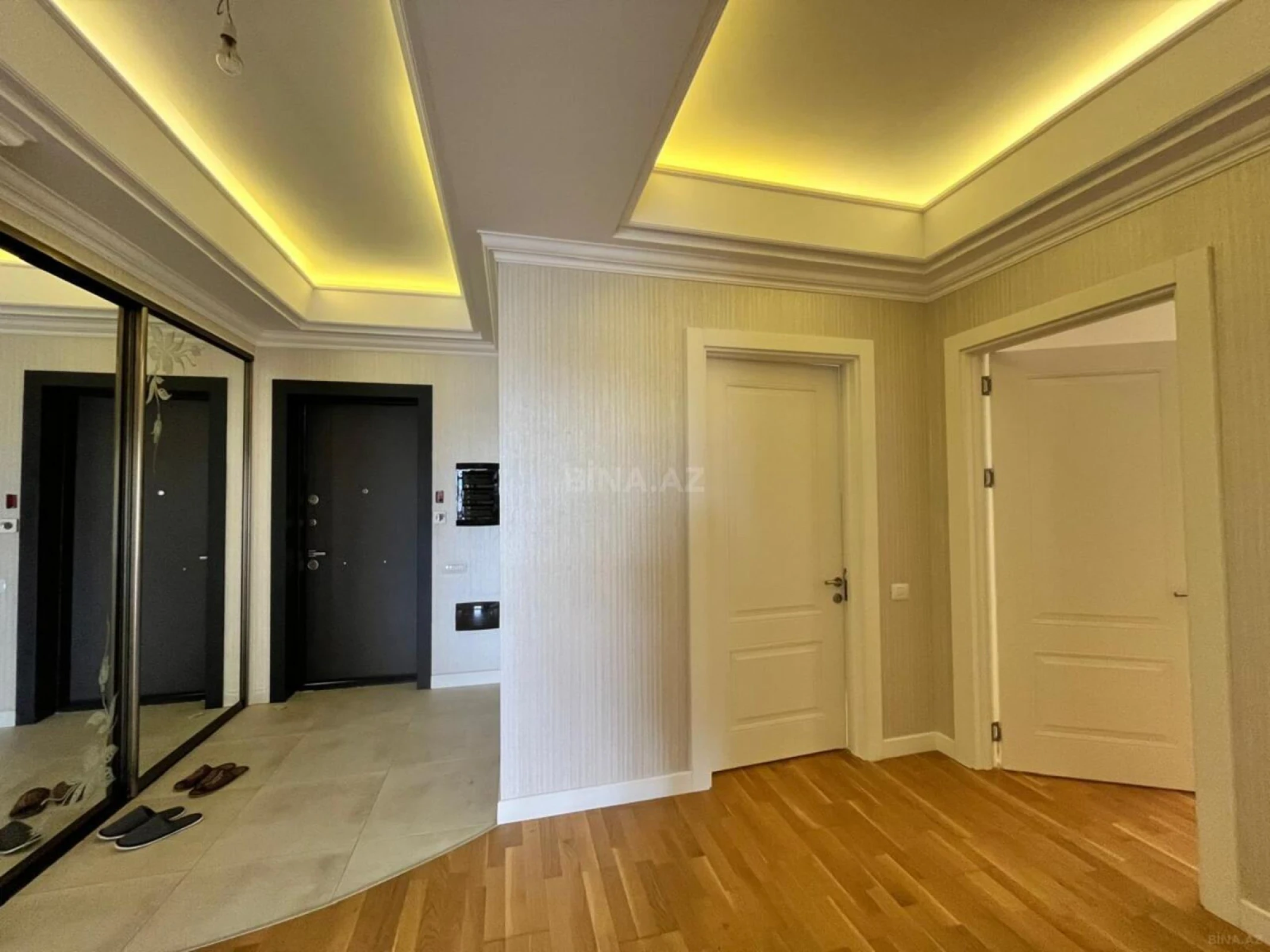 Satılır 3 otaqlı mənzil 170 m²