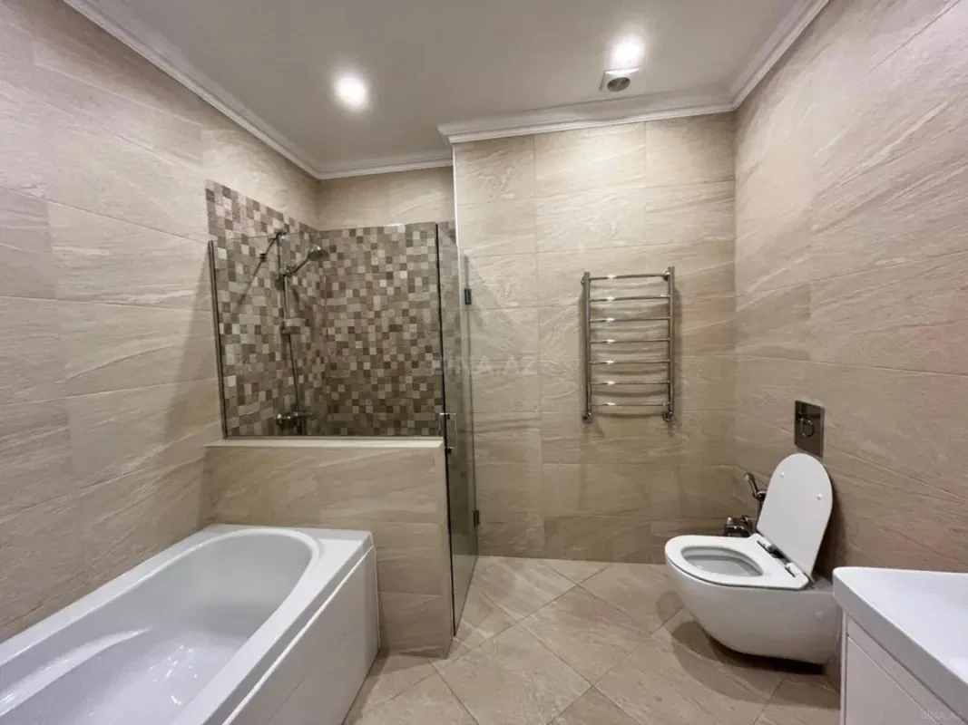 Satılır 3 otaqlı mənzil 170 m²