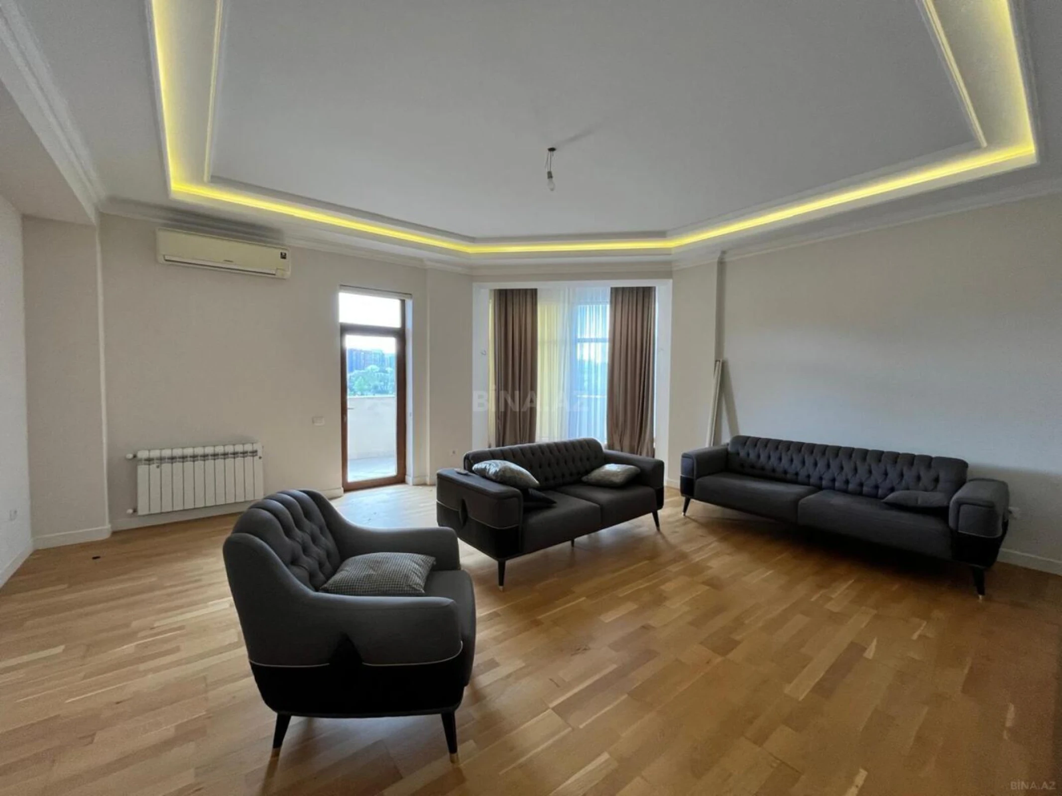 Satılır 3 otaqlı mənzil 170 m²