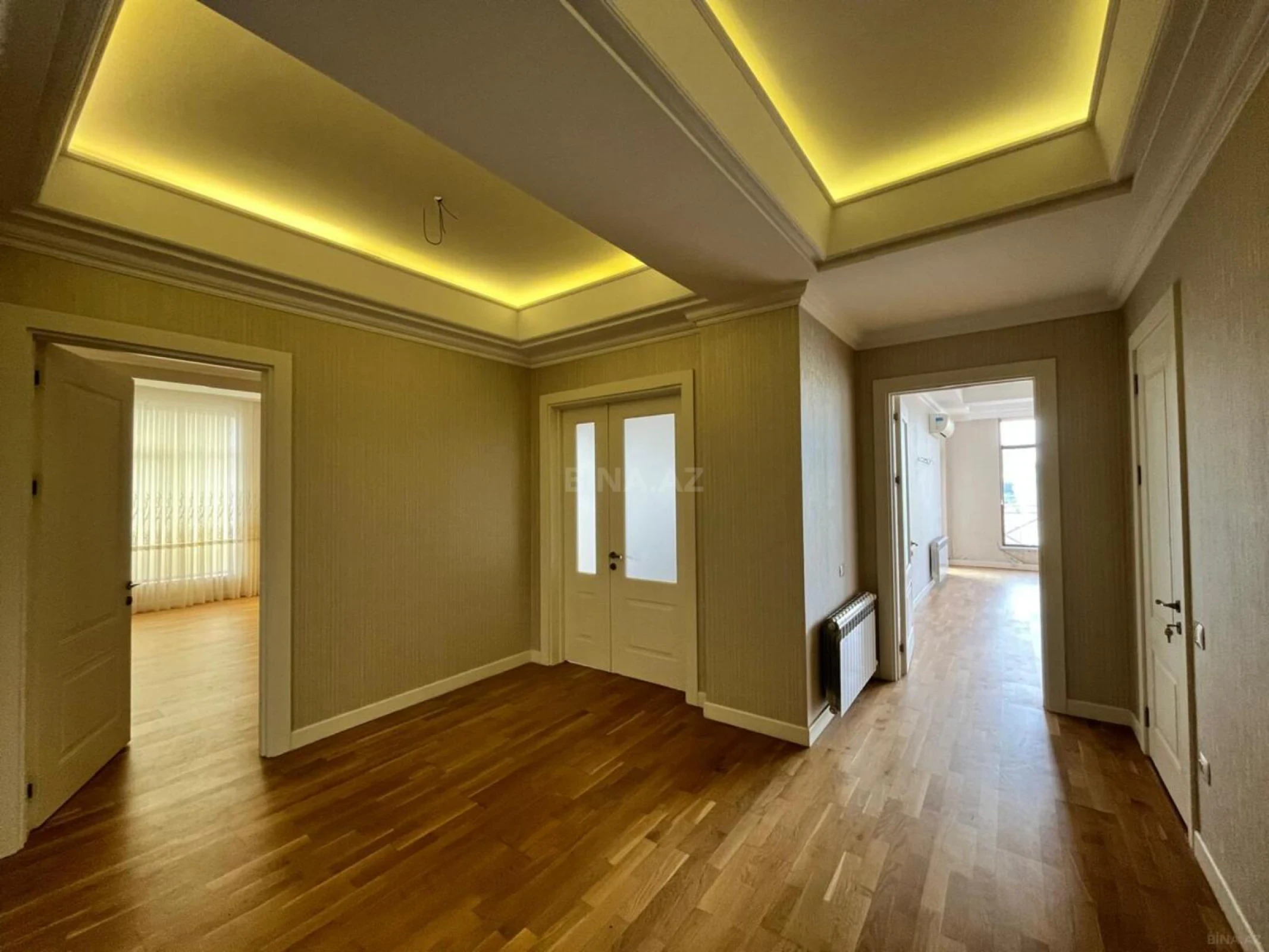 Satılır 3 otaqlı mənzil 170 m²