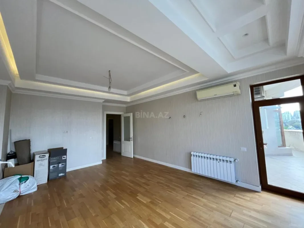 Satılır 3 otaqlı mənzil 170 m²