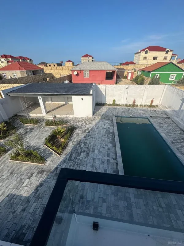 Satılır 5 otaqlı həyət evi 280 m²
