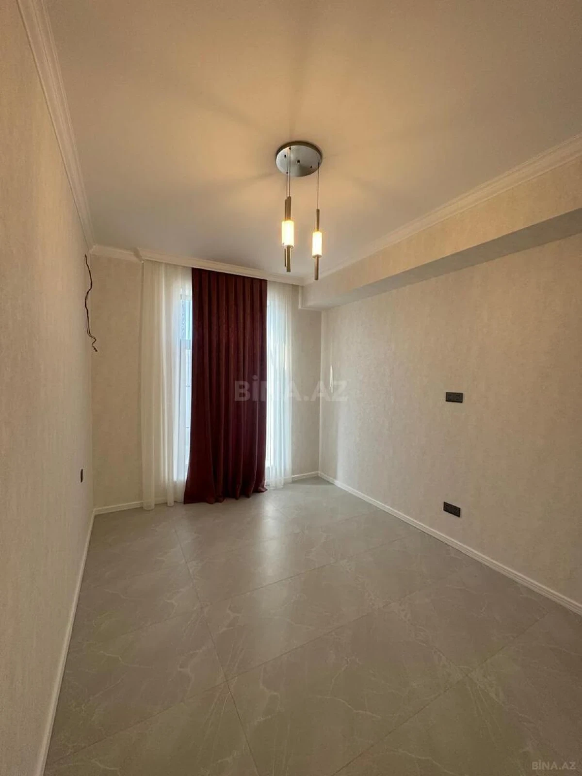 Satılır 5 otaqlı həyət evi 280 m²