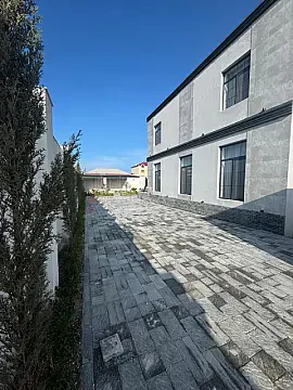 Satılır 5 otaqlı həyət evi 280 m²