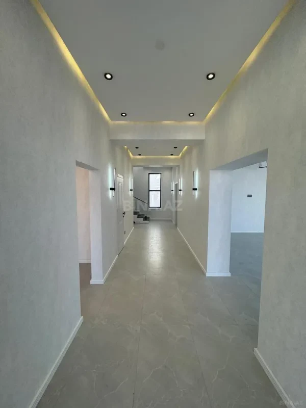 Satılır 5 otaqlı həyət evi 280 m²
