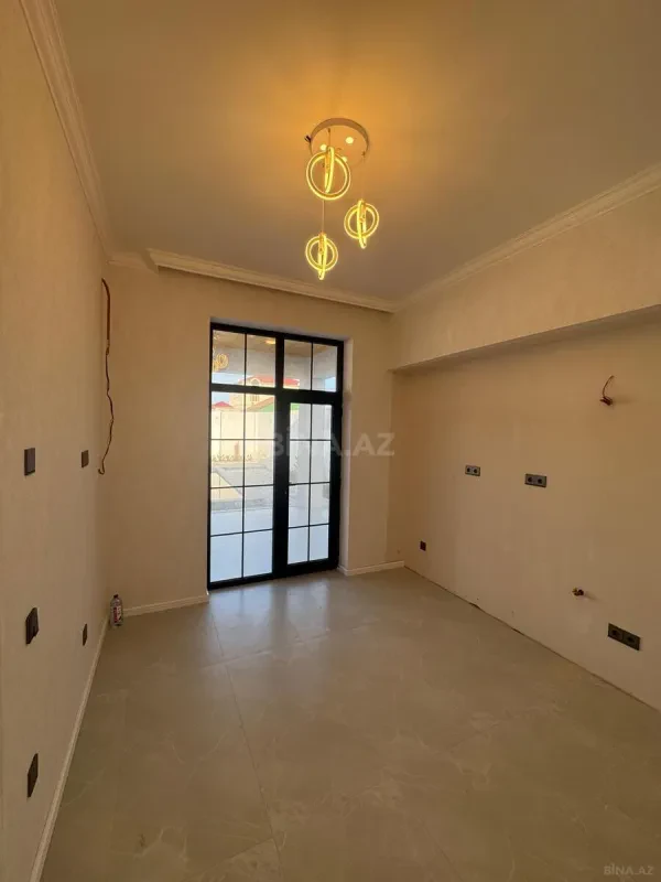 Satılır 5 otaqlı həyət evi 280 m²