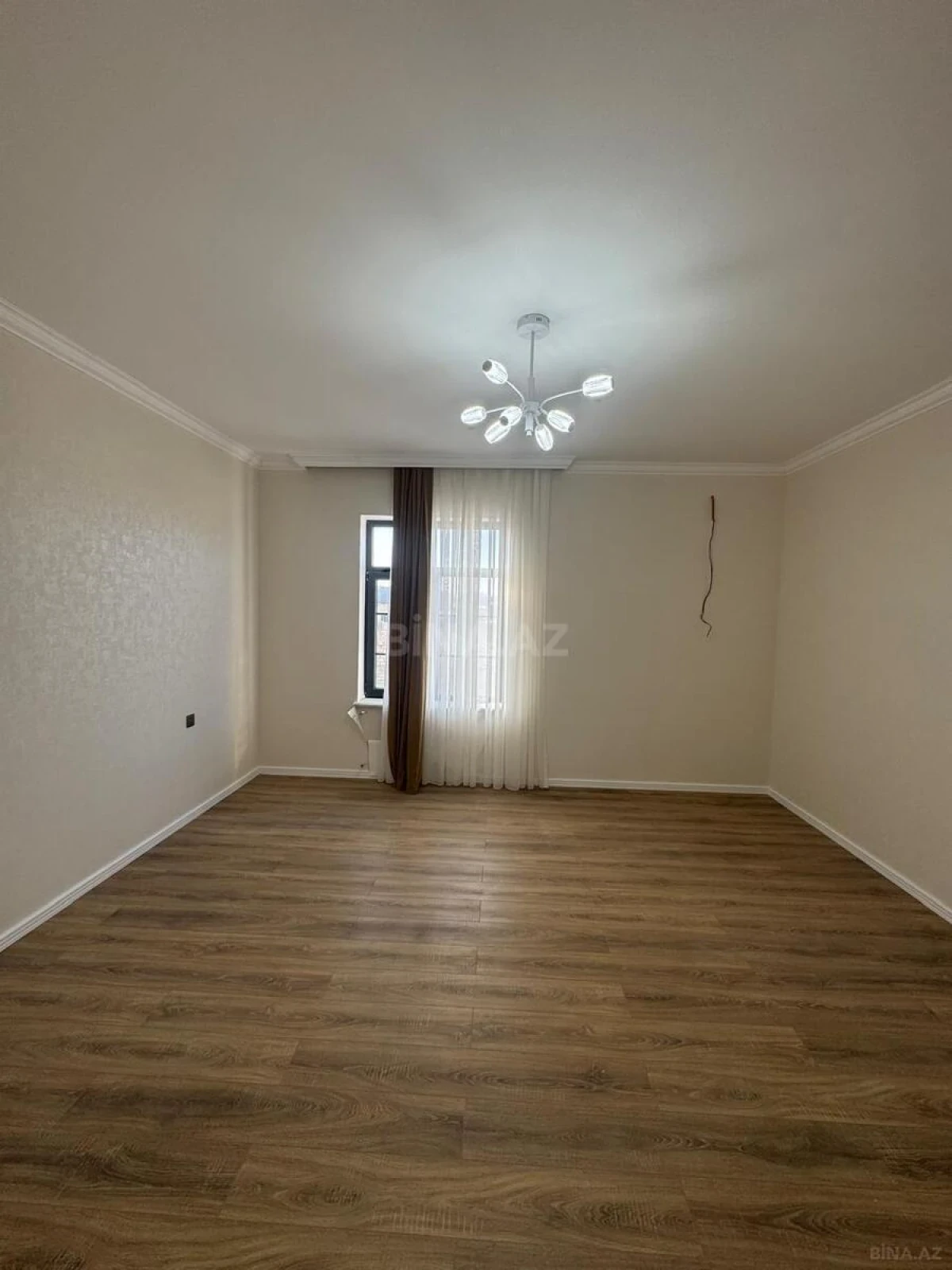 Satılır 5 otaqlı həyət evi 280 m²