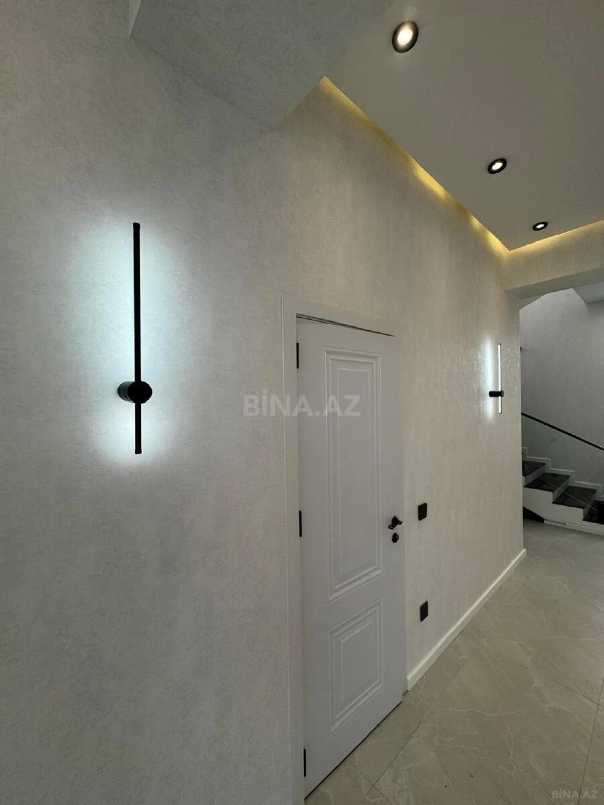 Satılır 5 otaqlı həyət evi 280 m²