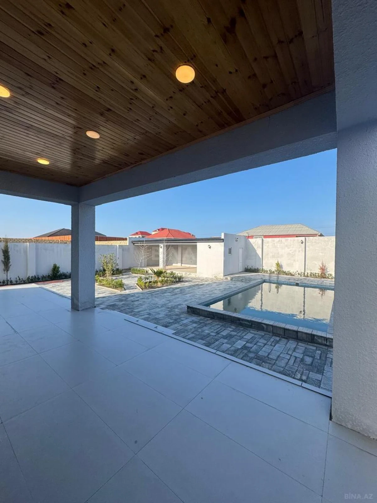 Satılır 5 otaqlı həyət evi 280 m²