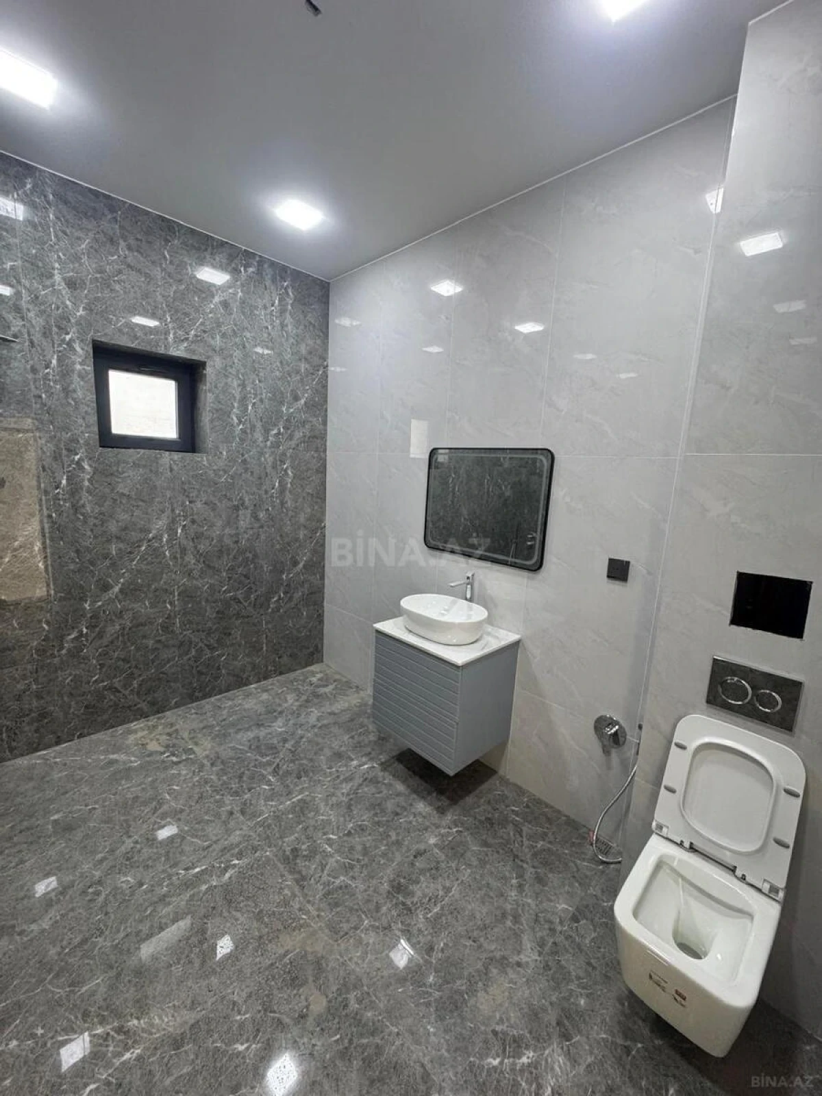 Satılır 5 otaqlı həyət evi 280 m²