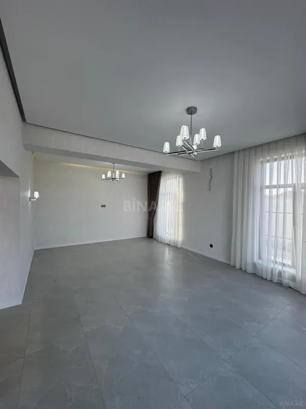 Satılır 5 otaqlı həyət evi 280 m²
