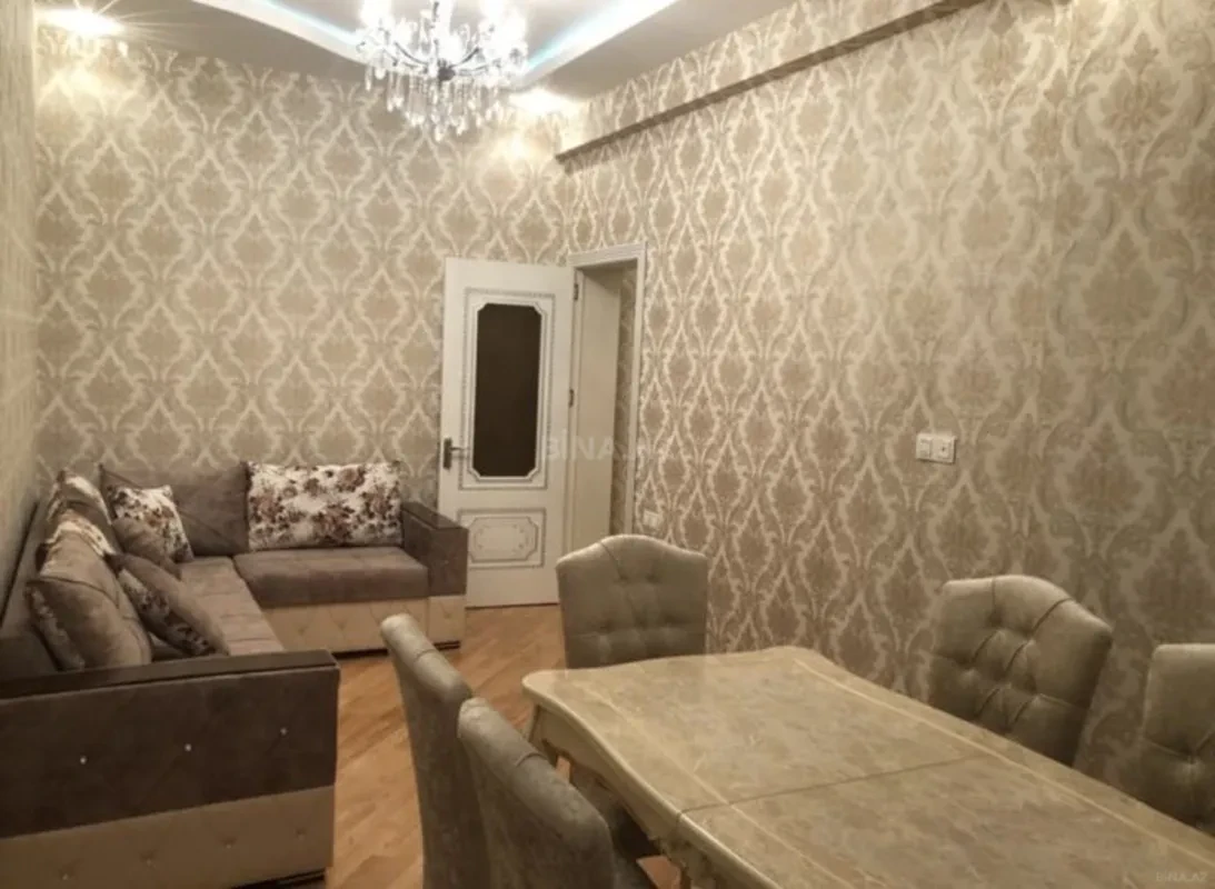Satılır 2 otaqlı mənzil 82 m²