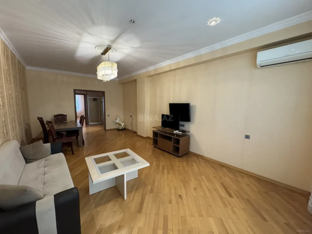 Kirayə verilir 3 otaqlı mənzil 125 m²