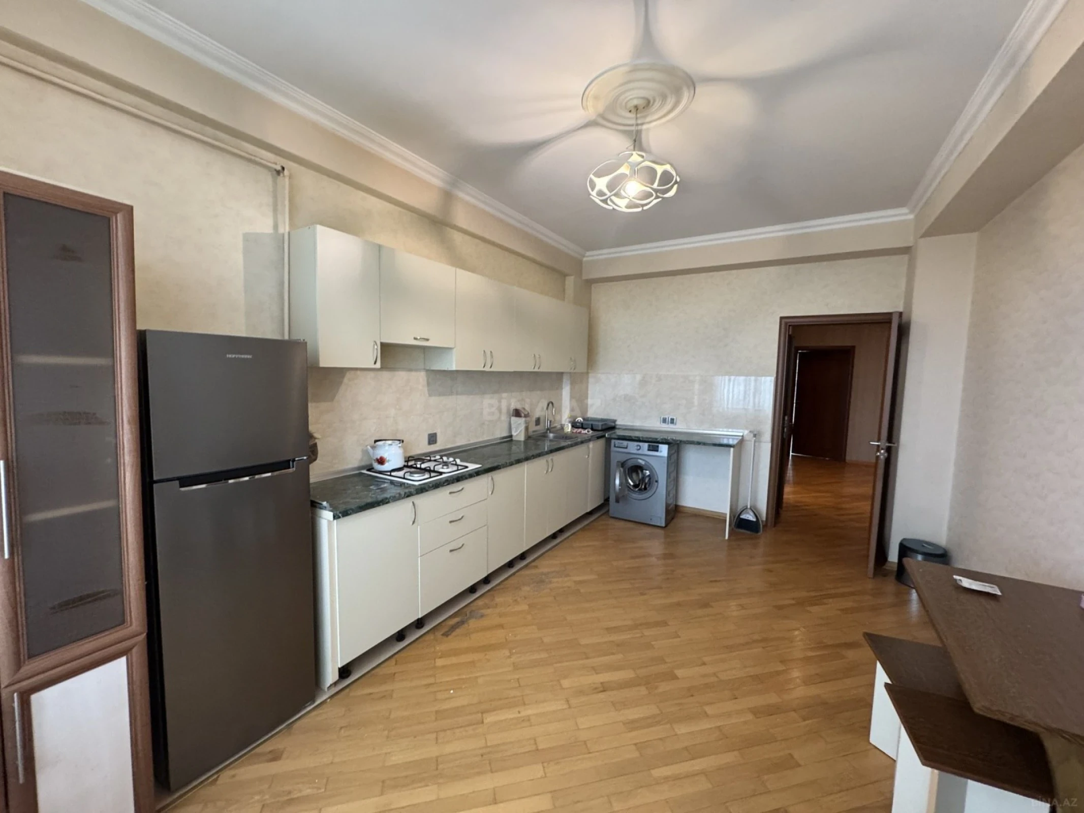 Kirayə verilir 3 otaqlı mənzil 125 m²