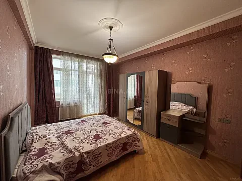 Kirayə verilir 3 otaqlı mənzil 125 m²