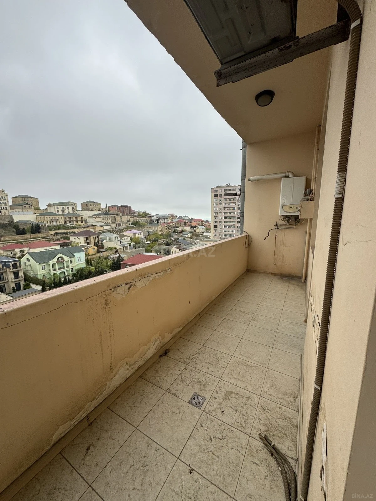 Kirayə verilir 3 otaqlı mənzil 125 m²