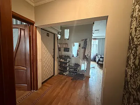 Satılır 4 otaqlı mənzil 90 m²