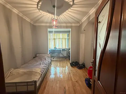 Satılır 4 otaqlı mənzil 90 m²
