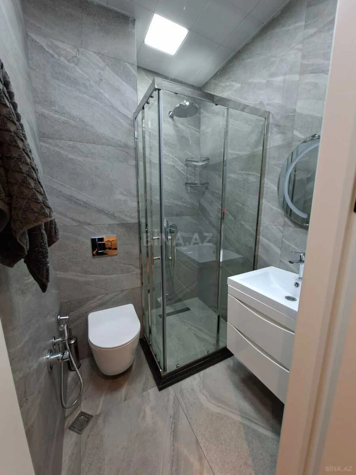 Kirayə verilir 3 otaqlı mənzil 130 m²