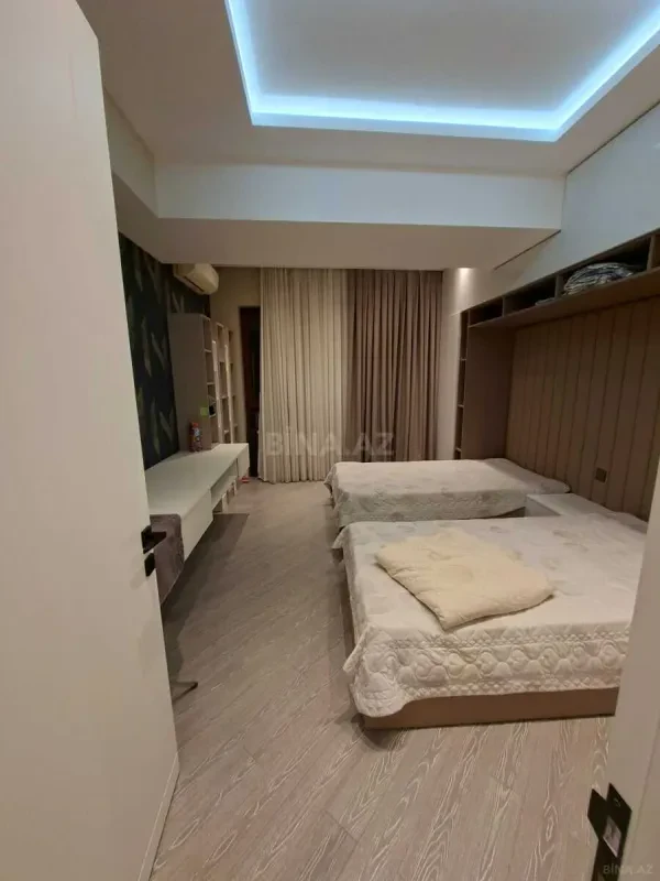Kirayə verilir 3 otaqlı mənzil 130 m²