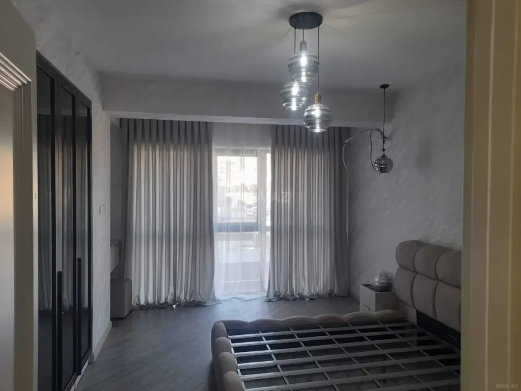 Kirayə verilir 3 otaqlı mənzil 130 m²