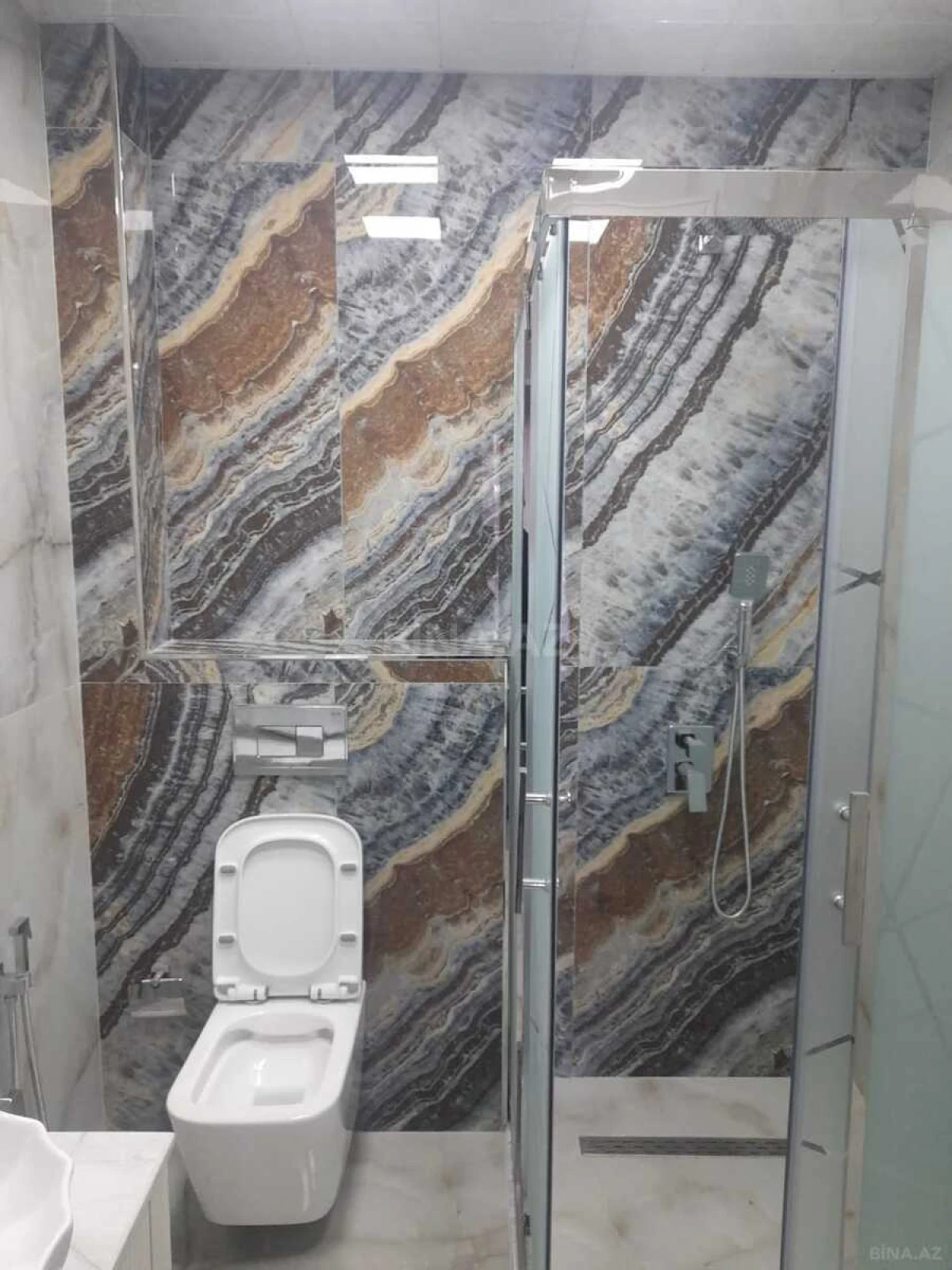 Kirayə verilir 3 otaqlı mənzil 130 m²