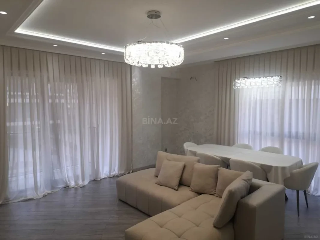 Kirayə verilir 3 otaqlı mənzil 130 m²