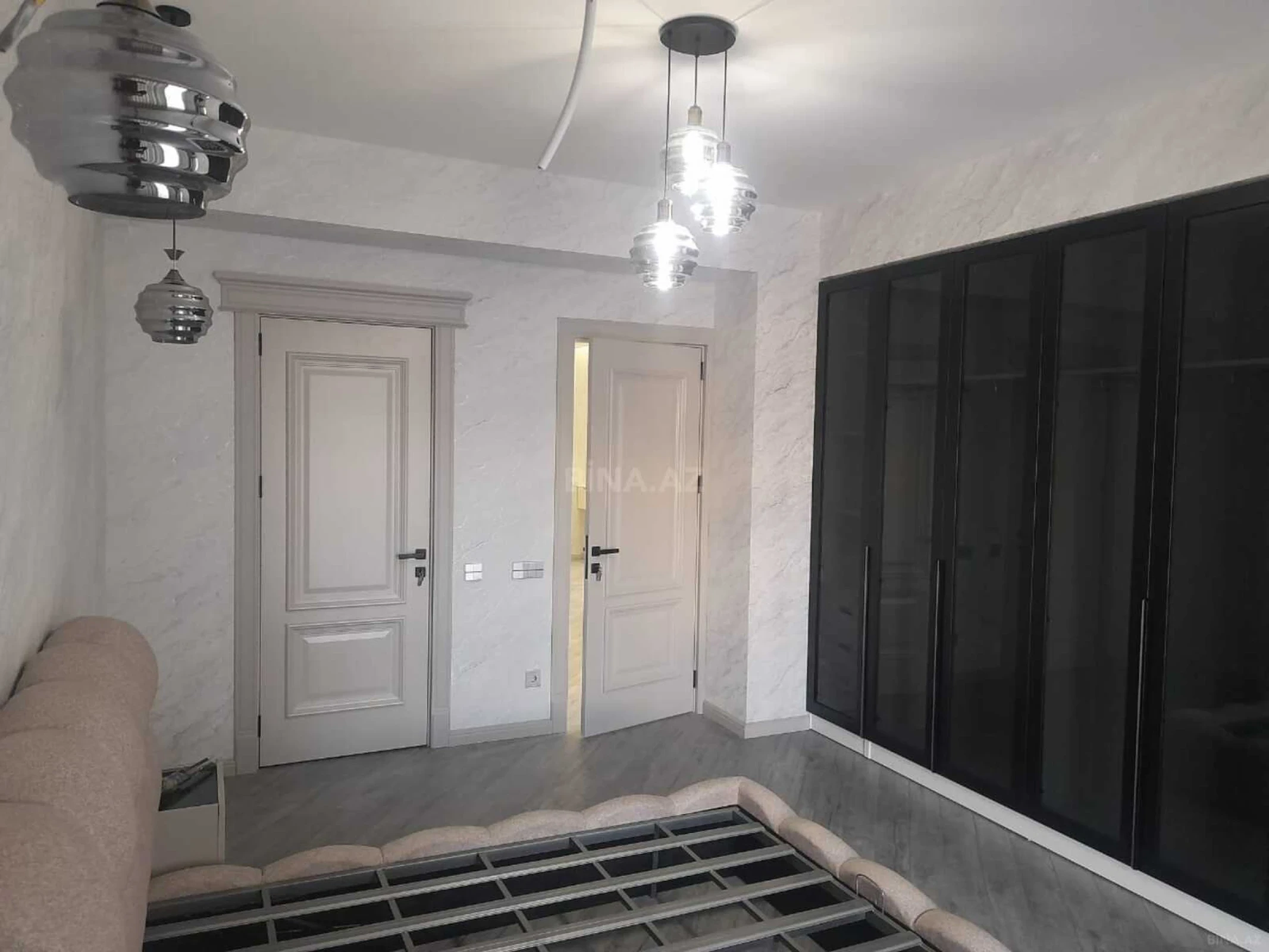 Kirayə verilir 3 otaqlı mənzil 130 m²