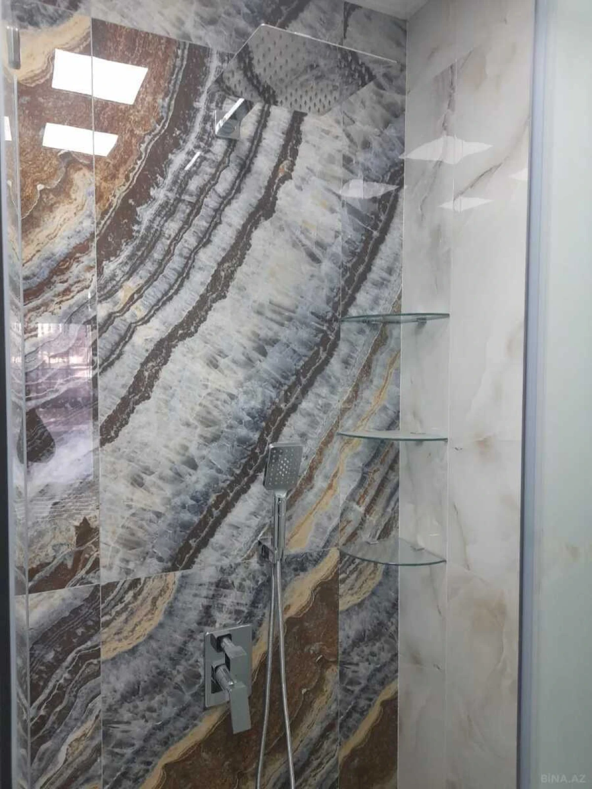 Kirayə verilir 3 otaqlı mənzil 130 m²