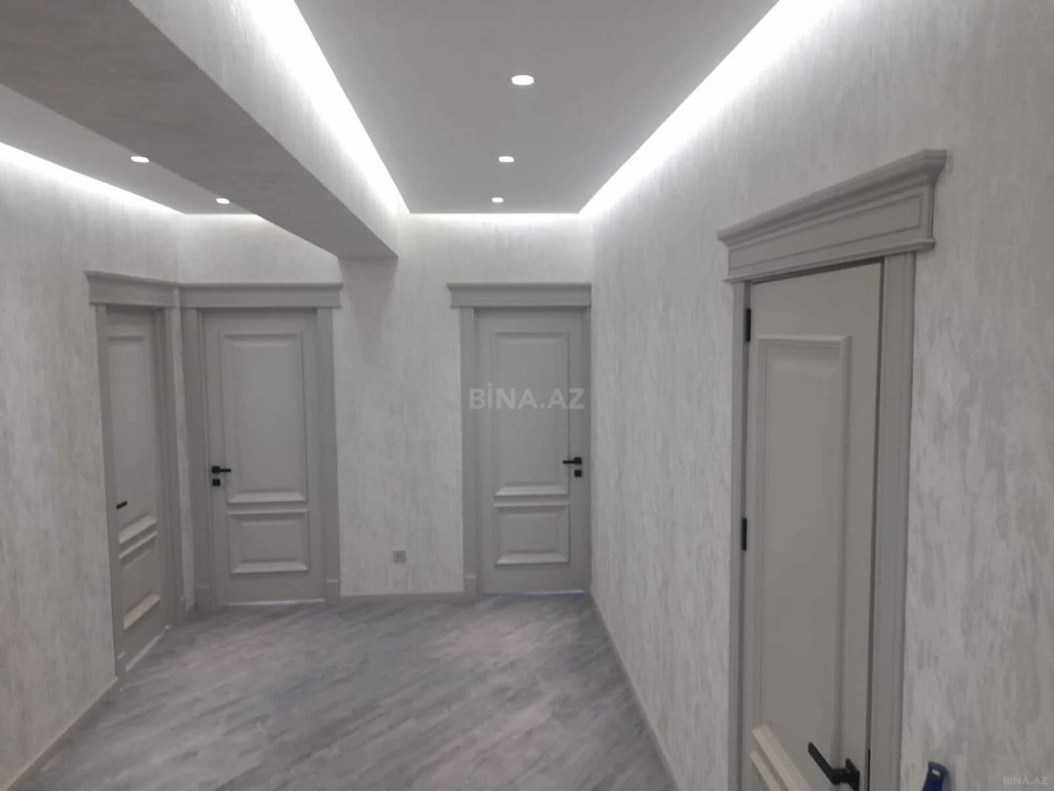 Kirayə verilir 3 otaqlı mənzil 130 m²