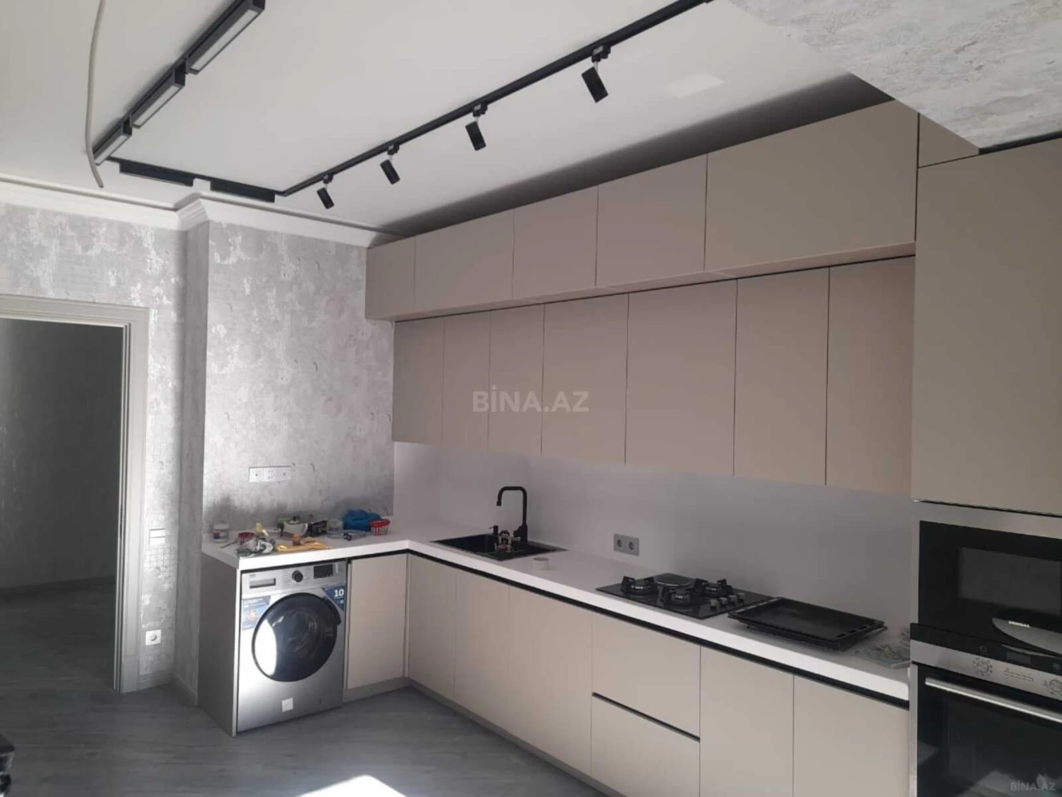 Kirayə verilir 3 otaqlı mənzil 130 m²
