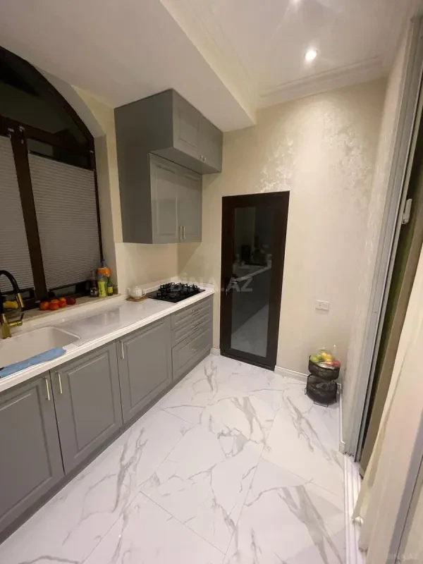 Kirayə verilir 3 otaqlı mənzil 108 m²