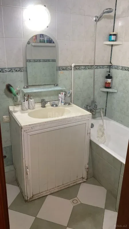 Satılır 2 otaqlı mənzil 65 m²