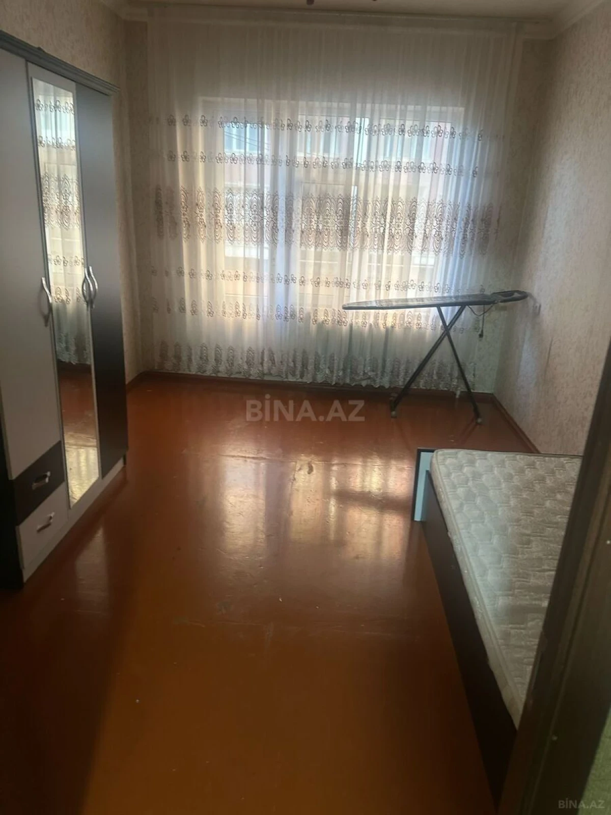 Satılır 4 otaqlı mənzil 110 m²