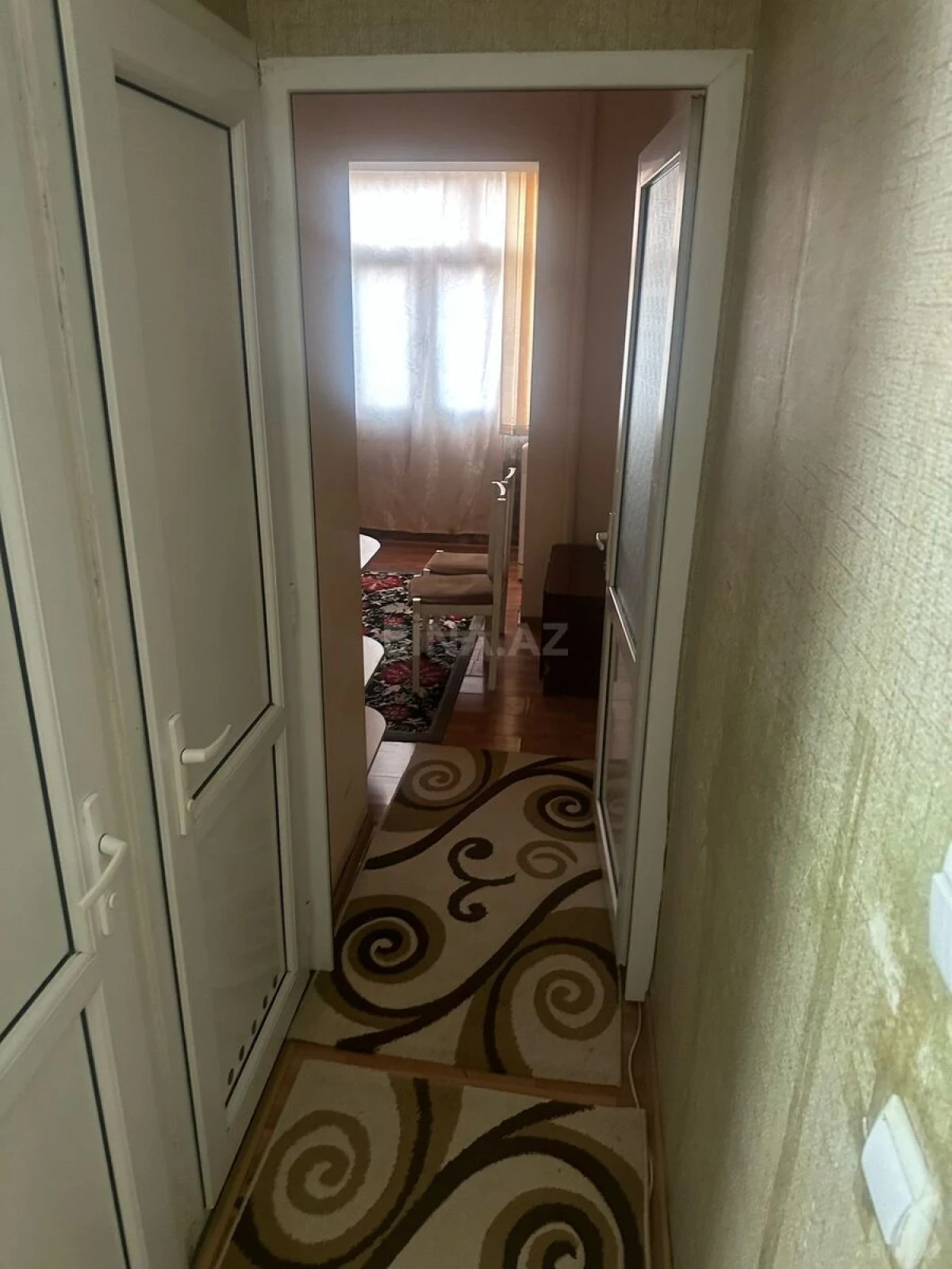 Satılır 4 otaqlı mənzil 110 m²