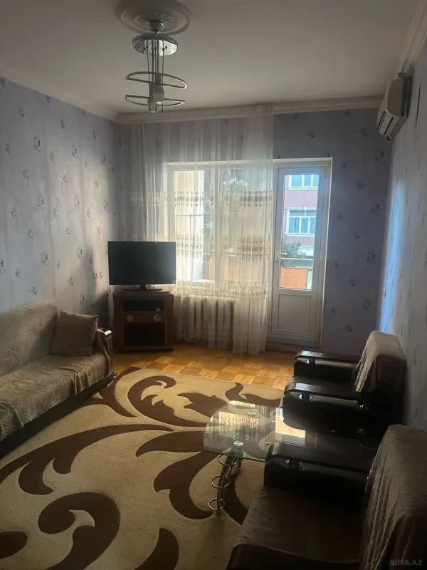 Satılır 4 otaqlı mənzil 110 m²