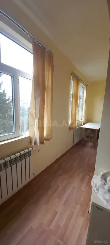 Satılır 4 otaqlı mənzil 110 m²