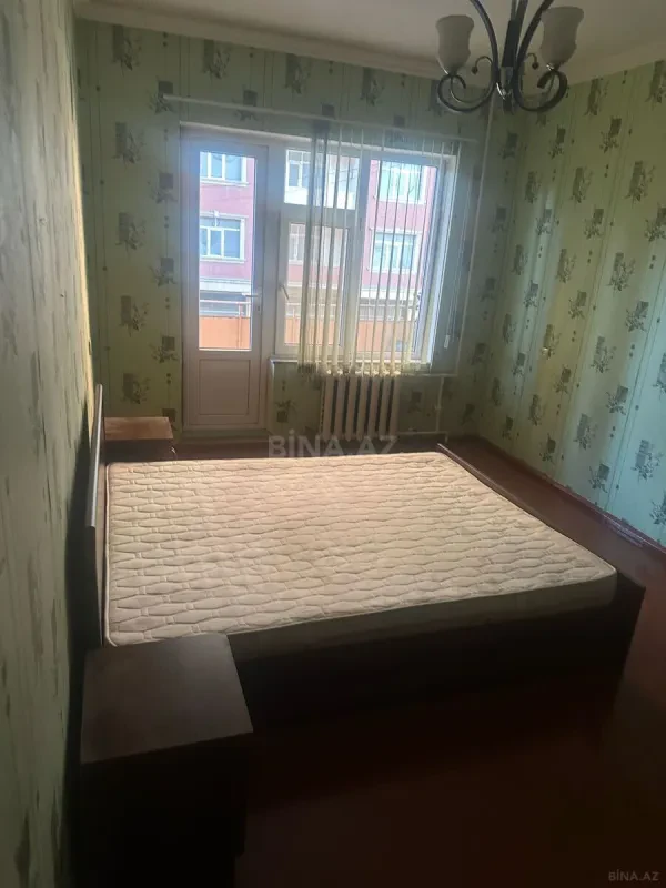 Satılır 4 otaqlı mənzil 110 m²