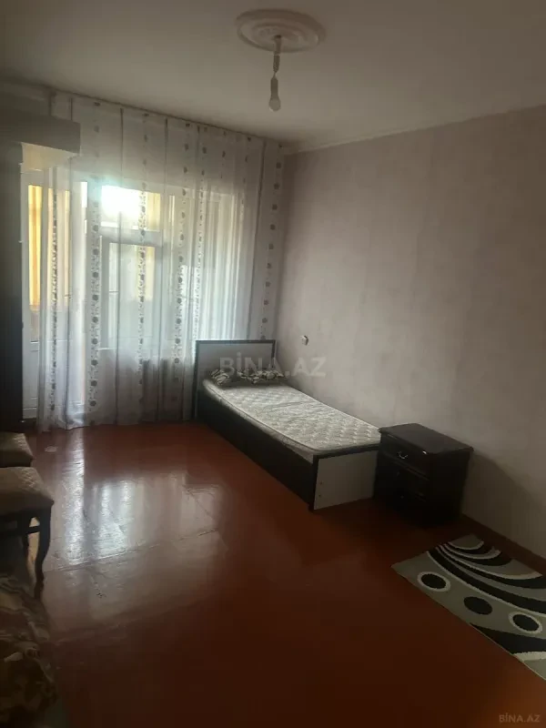 Satılır 4 otaqlı mənzil 110 m²