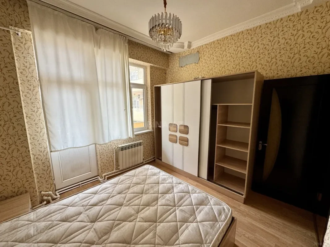 Satılır 2 otaqlı mənzil 70 m²